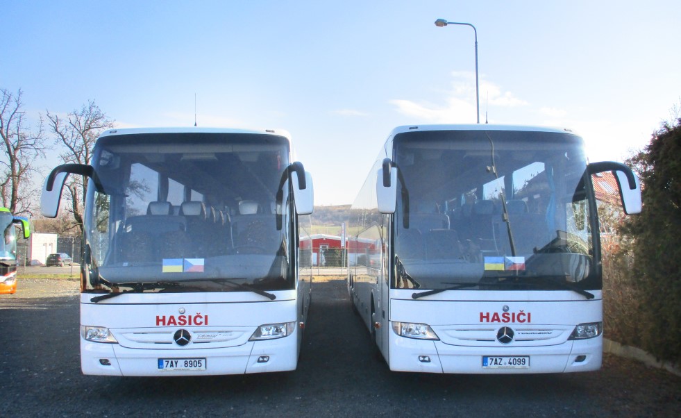Autobuses para ayudar a Ucrania